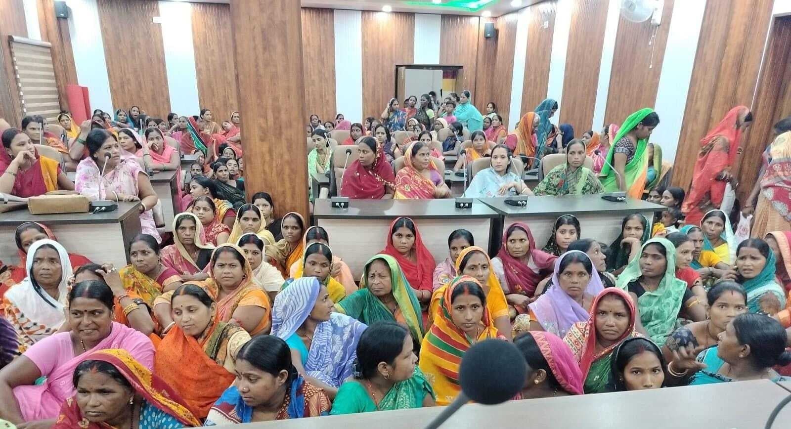 महिलाओं को आत्मनिर्भर बनाने की कवायद तेज