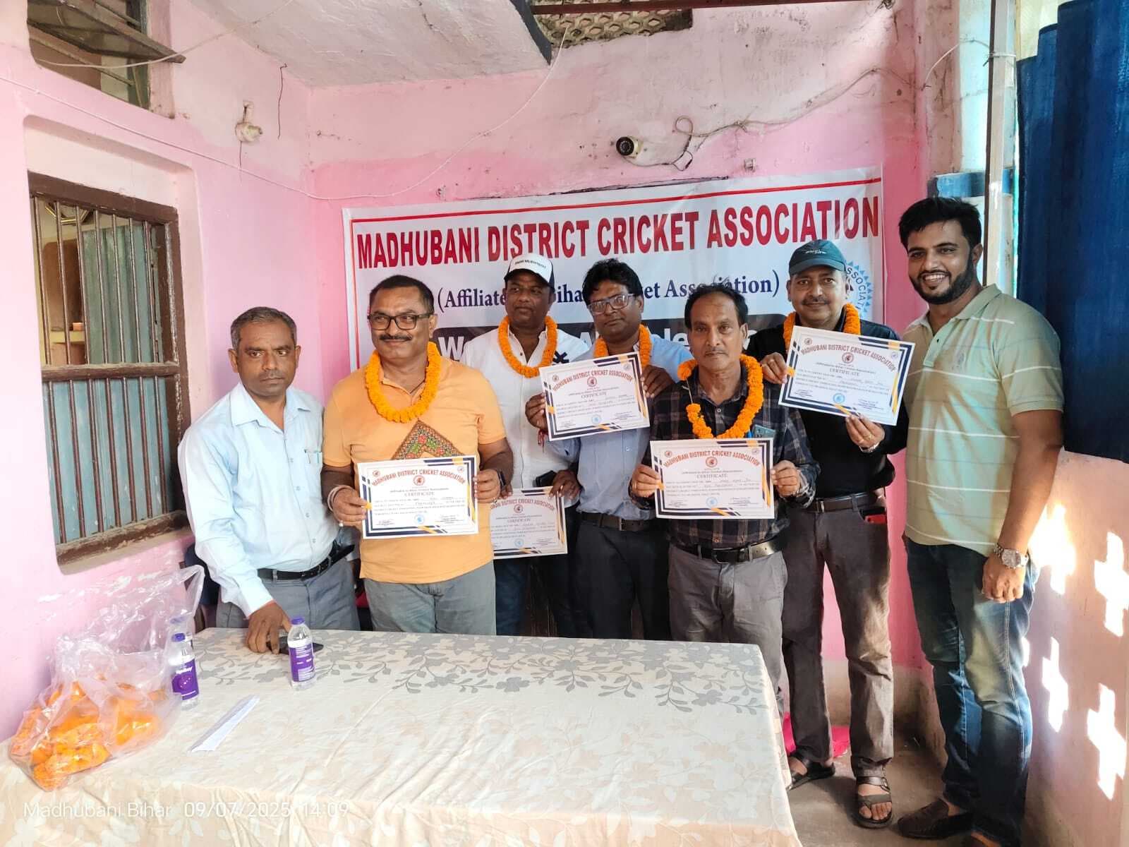 Madhubani News : ओंकार बने जिला क्रिकेट संघ के अध्यक्ष