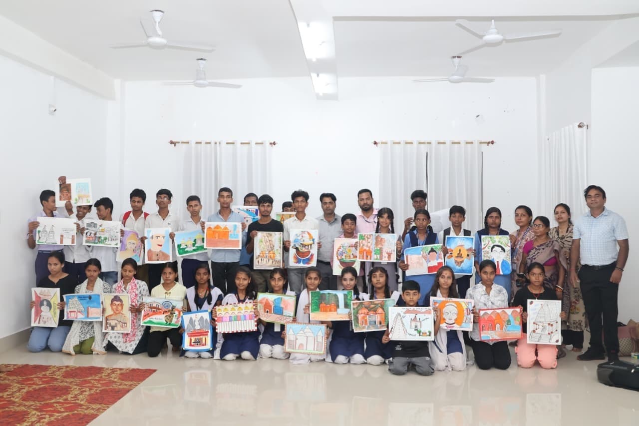 स्कूली बच्चों ने प्रतियोगितामें दिखाई प्रतिभा