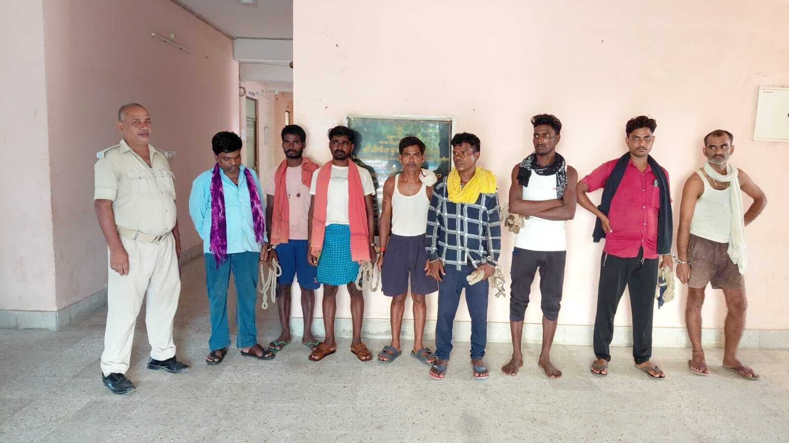 तस्कर व पांच शराबी गिरफ्तार