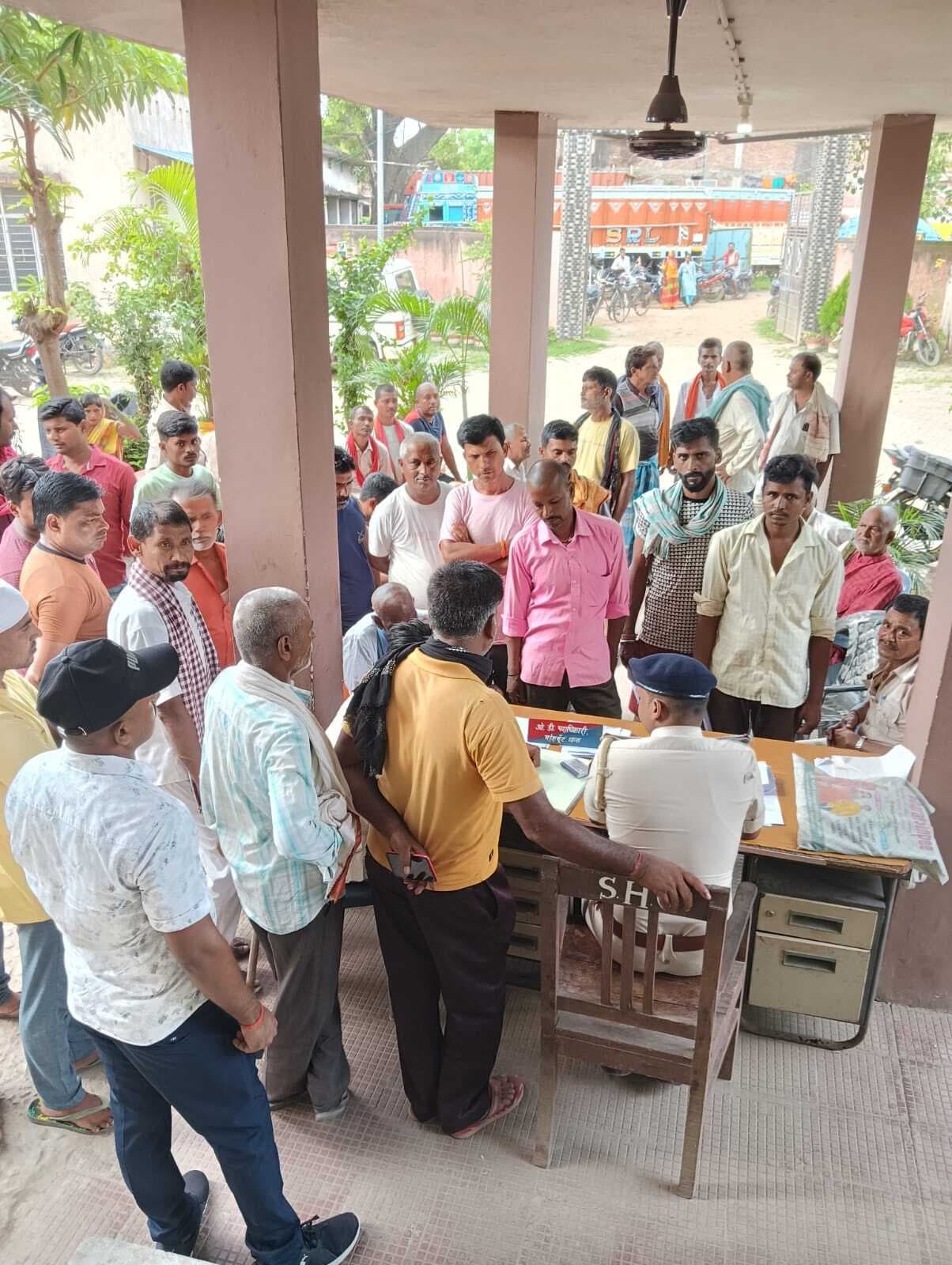 विधानसभा चुनाव को लेकर महेशखूंट थाना में गुंडा परेड का हुआ आयोजन