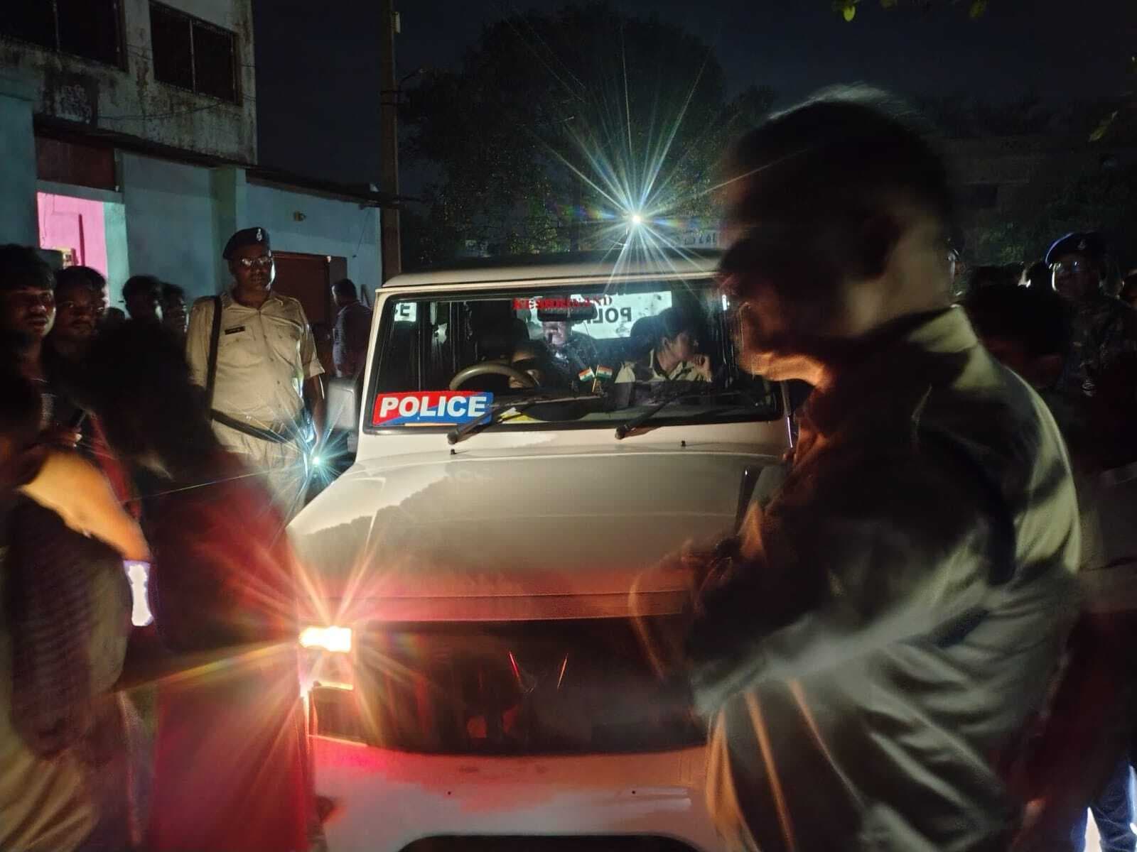 Dhanbad News : एमपीएल ओपी प्रभारी समेत पुलिस बल को ग्रामीणों ने बनाया बंधक