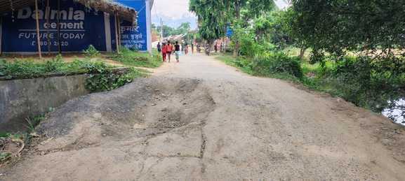 सनौर गांव में जर्जर पुलिया से आवागमन खतरे में, हादसे की आशंका