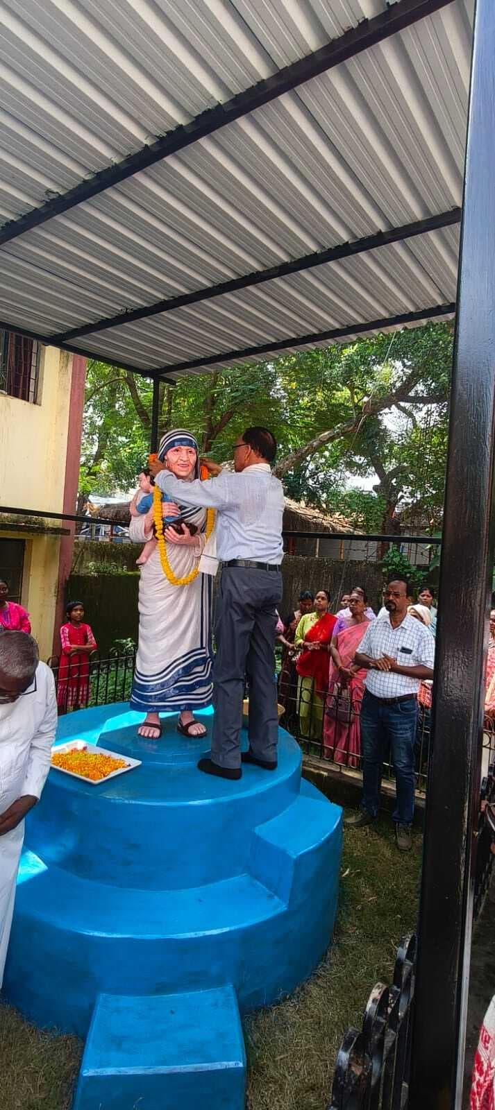 Chaibasa News : गरीबों को समर्पित था मदर टेरेसा का जीवन