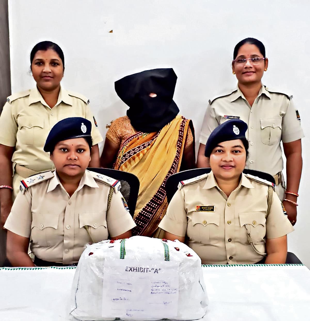 Rourkela News: तीन किलो गांजा के साथ महिला तस्कर गिरफ्तार