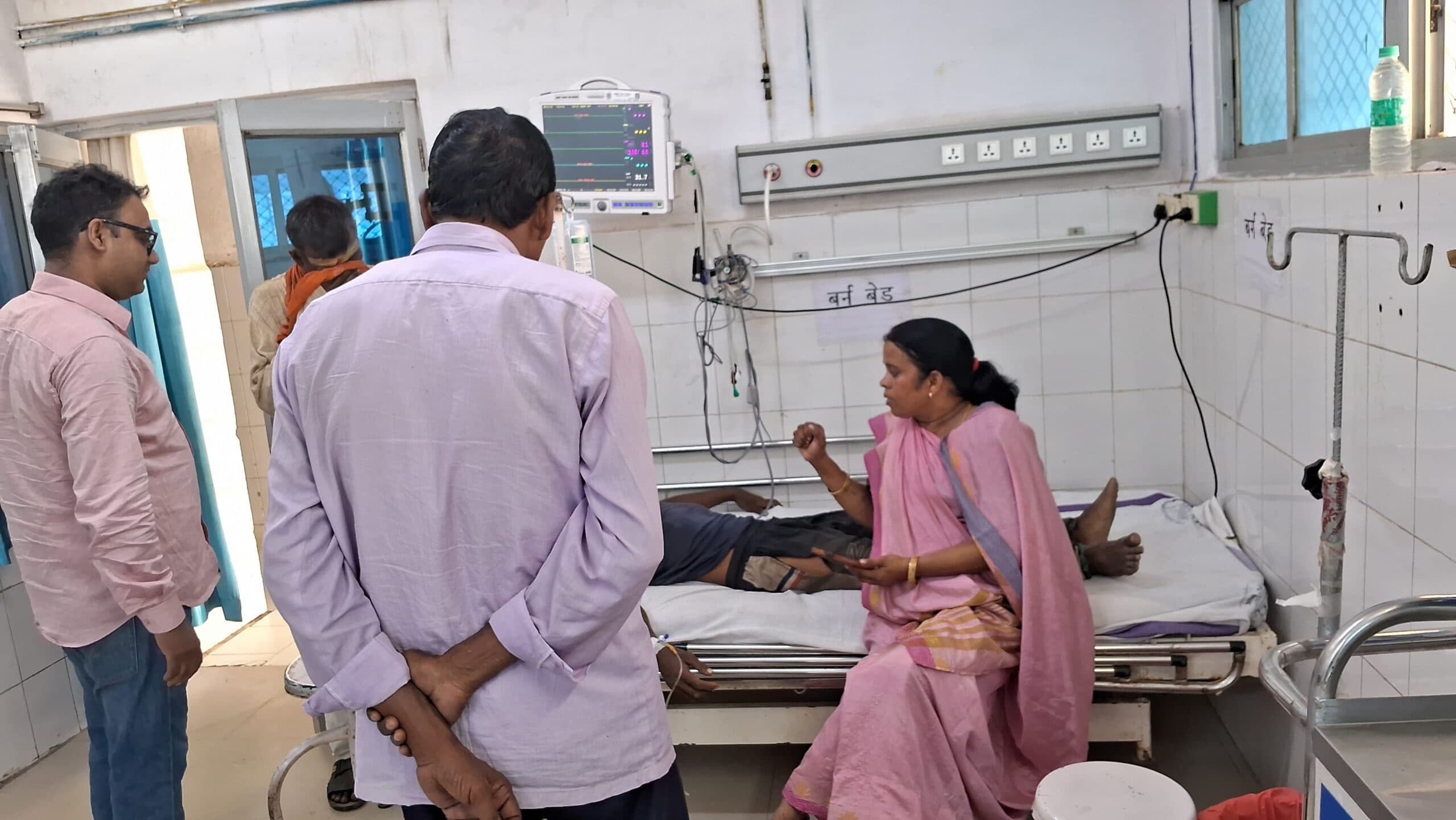 करेंट लगने से युवक झुलसा, भर्ती