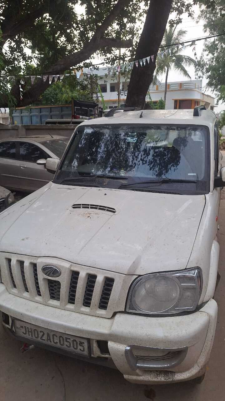 234 लीटर शराब के साथ दो स्कॉपियो जब्त, महिला सहित दो गिरफ्तार