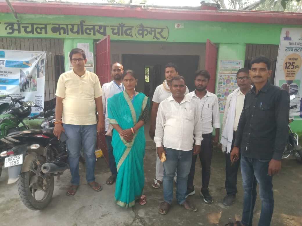 पांच सूत्री मांगों को लेकर अनिश्चितकालीन हड़ताल पर गये स्वच्छता पर्यवेक्षक