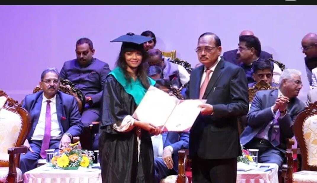 Motihari: कृति जालान को देश की प्रतिष्ठित संस्थान से मिली लॉ की डिग्री