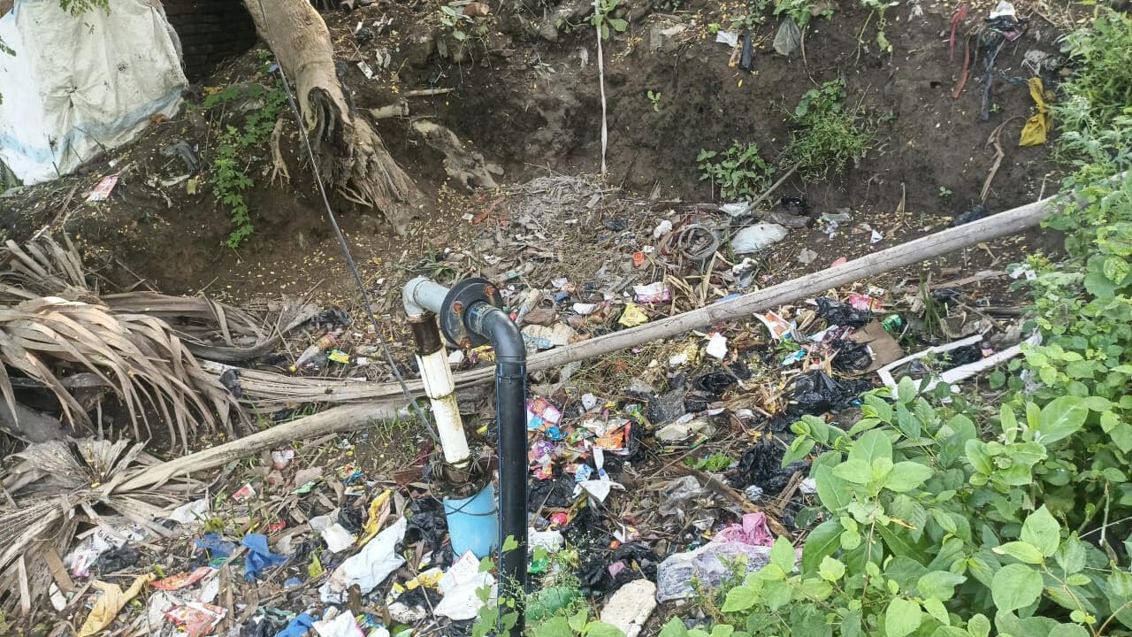 वार्ड नंबर तीन में मोटर जलने से 15 दिनों से ठप है जलापूर्ति