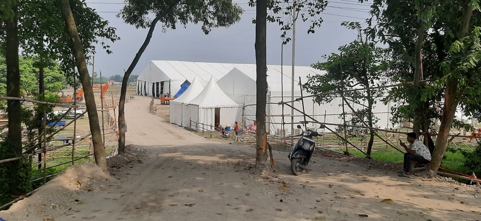 युद्ध स्तर पर की जा रही है प्रधानमंत्री के सभा स्थल की तैयारी