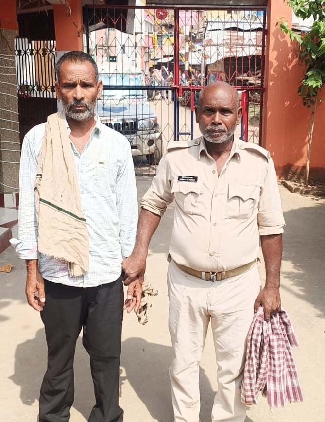 फरार वारंटी बरियारपुर से गिरफ्तार