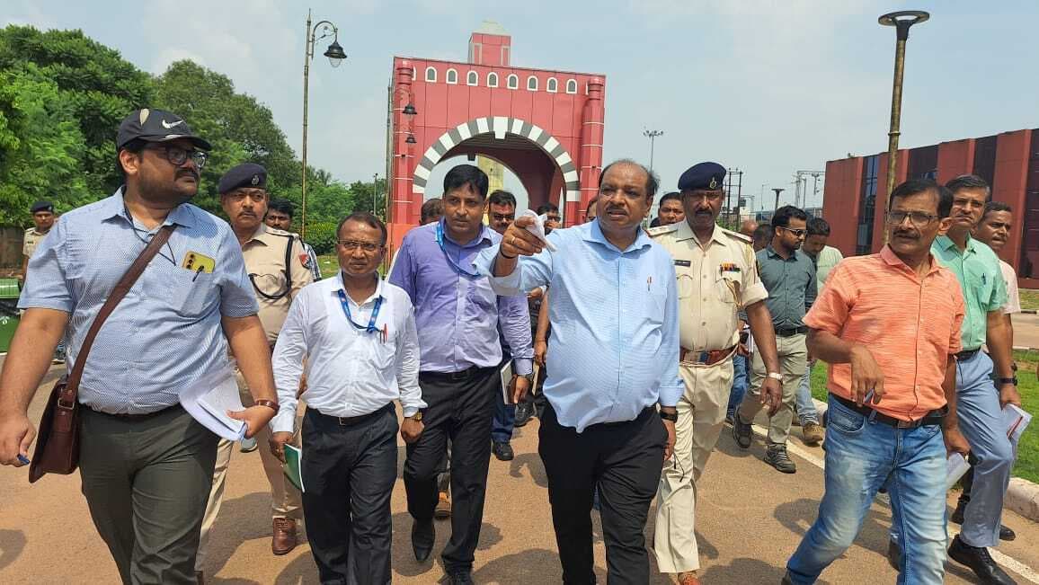 ईस्टर्न रेलवे के एजीएम ने किया मुंगेर में अमृत भारत स्टेशन योजना के कार्यों का निरीक्षण