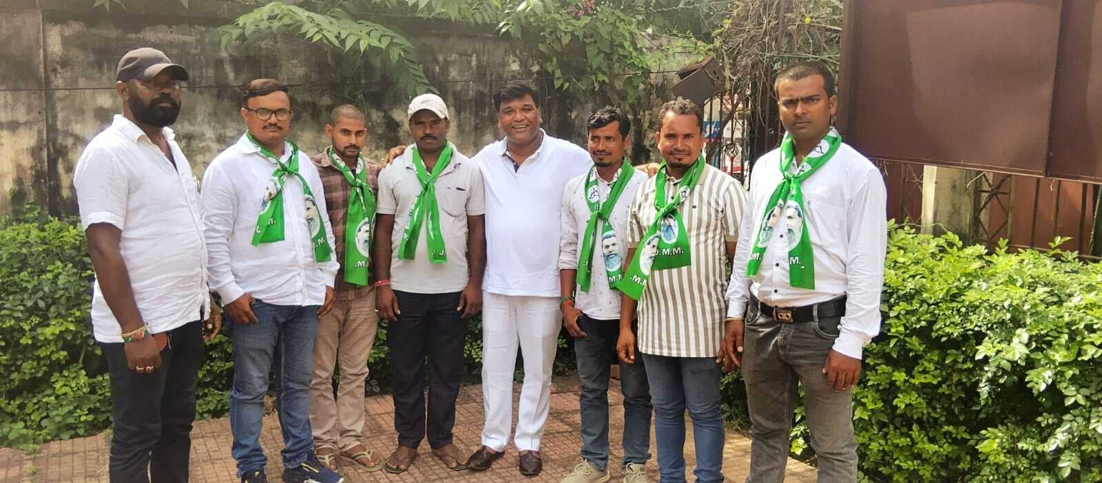 झामुमो युवा मोर्चा के सदस्य हुए सम्मानित