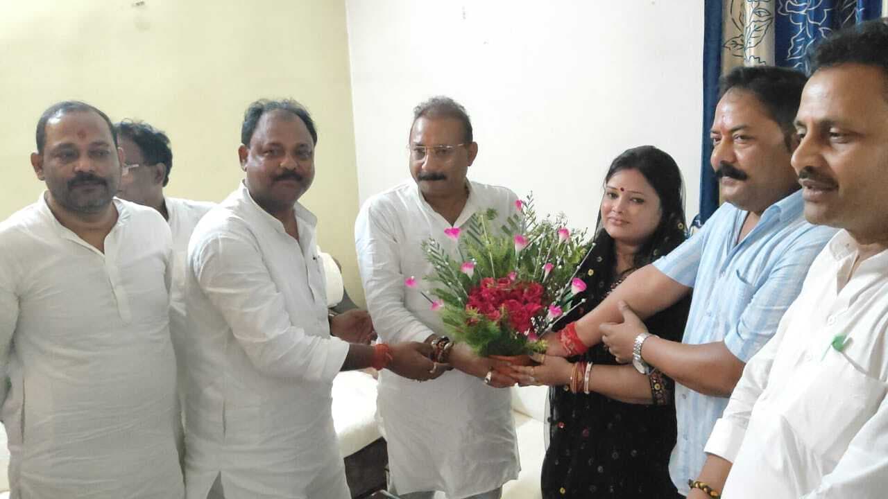 सीएम नहीं बल्कि उनकी सभी नकल कर रहे हैं, मंत्री