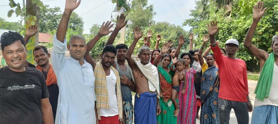 नल का जल नहीं मिलने से लोगों ने किया प्रदर्शन