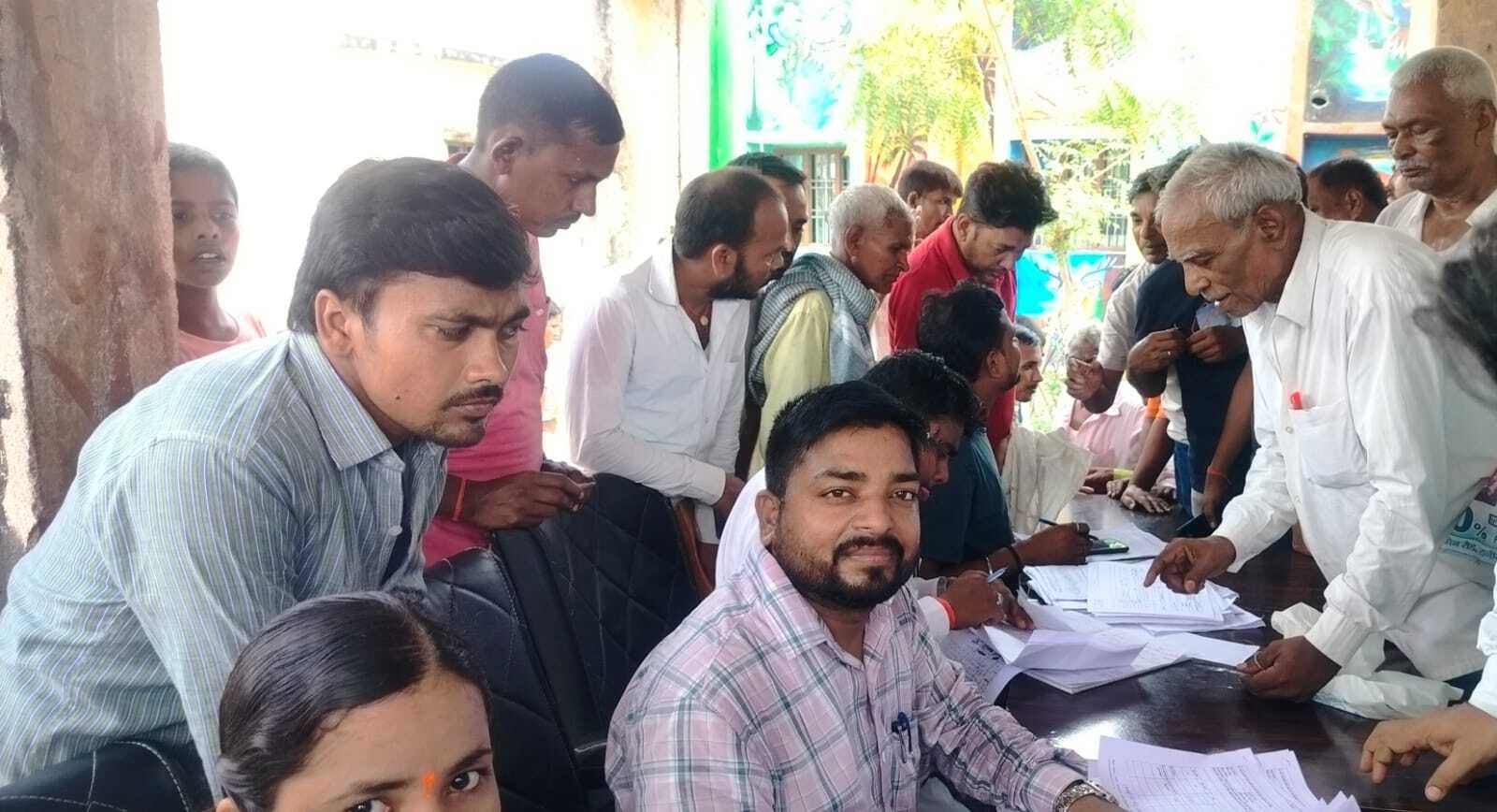 भूमि सुधार अभियान के तहत चार स्थानों पर कैंप