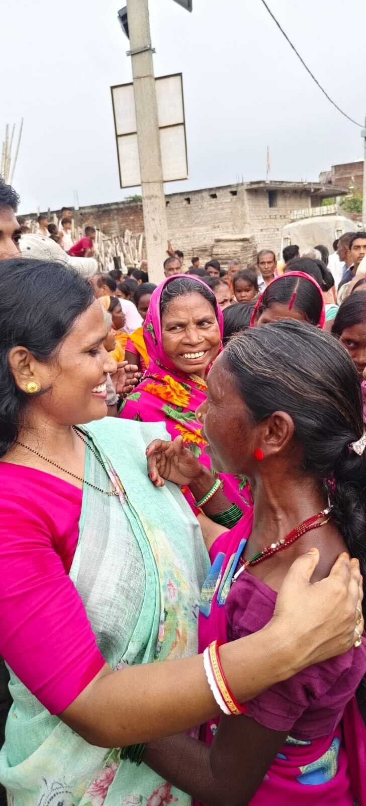 विधायक दीपा कुमारी ने सुदूरवर्ती इलाकों में जाकर सुनी ग्रामीणों की समस्या