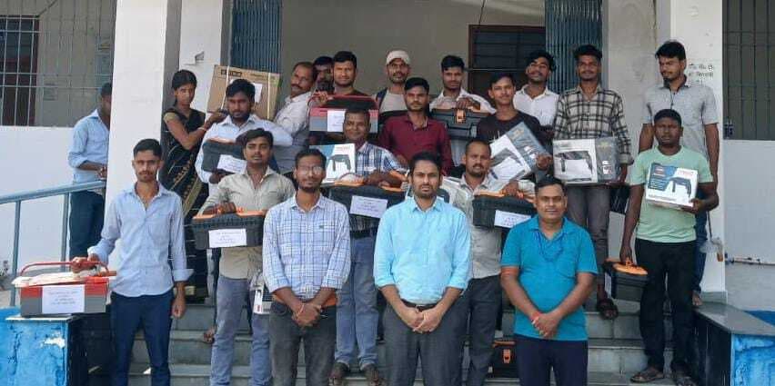 जिला नियोजनालय में 15 अभ्यर्थियों को मिला स्वरोजगार टूल किट