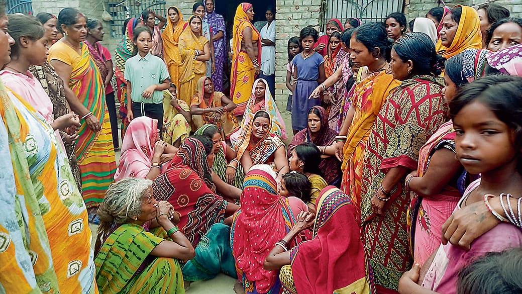 Saran News : करेंट लगने से मकेर के युवक की गुजरात में मौत, मातम