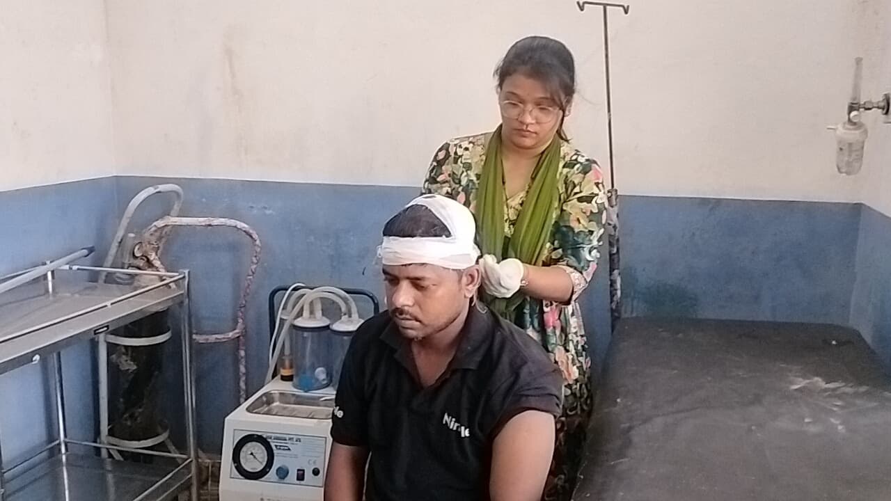 दो पक्षों के बीच मारपीट, तीन लोग घायल