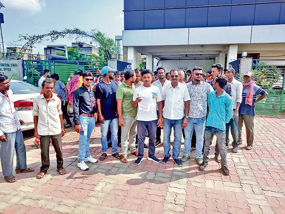 सालानपुर में बंद किये गये पांच रैमिंगमास कारखाने, एक पर पांच लाख का जुर्माना