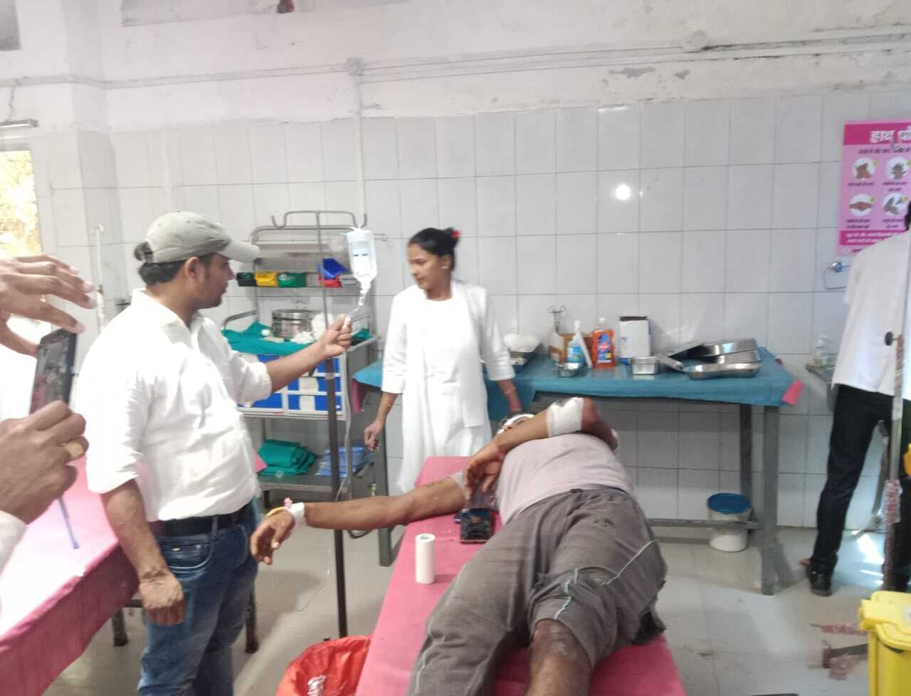 kaimur News : बाइक के सामने आया हिरण, महिला की मौत, बेटा-बहू घायल