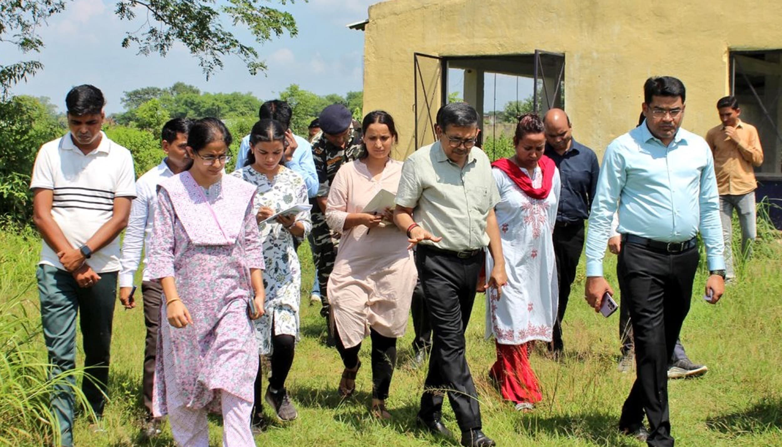 Bokaro News : कसमार में डीसी का औचक निरीक्षण, कई खामियां उजागर