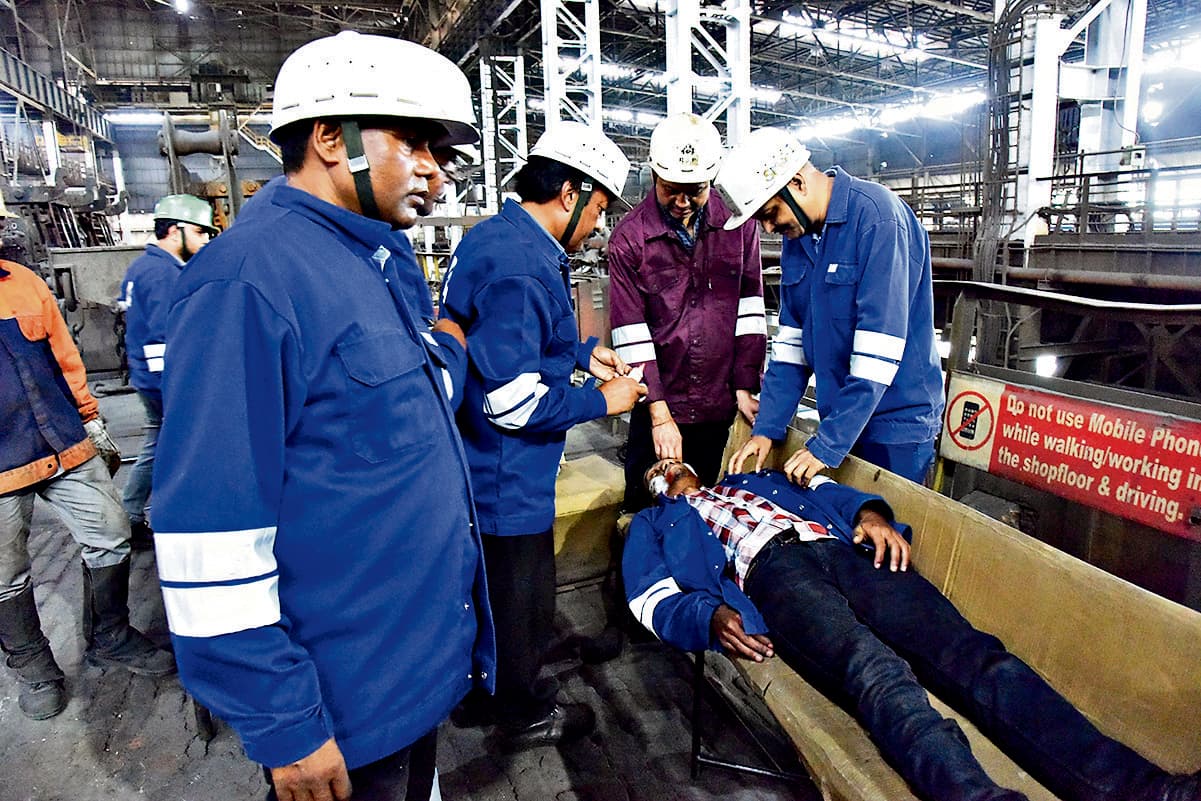 Rourkela News: आरएसपी में मॉक ड्रिल, मिश्रित गैस के रिसाव से लगी आग बुझाने और घायलों को बचाने का किया अभ्यास