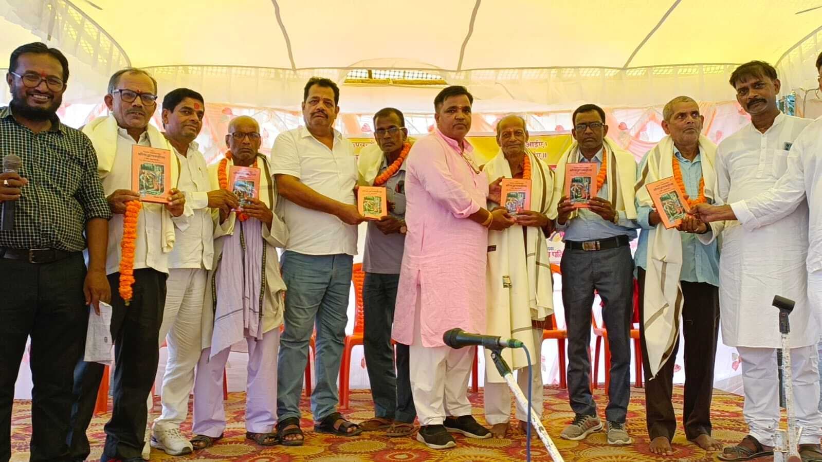 अमठा खेम में शिक्षा के क्षेत्र में काम करने वाले वरिष्ठजनों को किया गया सम्मानित