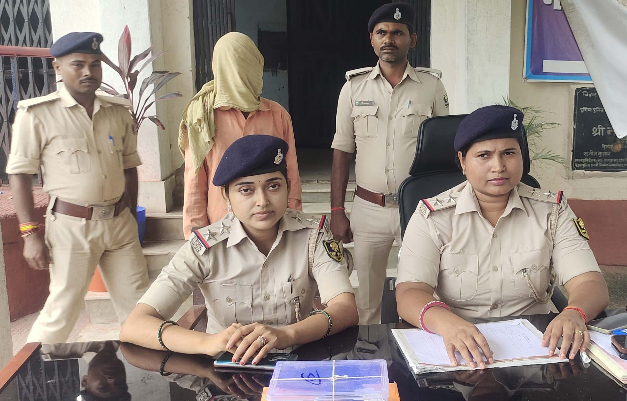 बनियापट्टी में कट्टा लेकर घूमते अधेड़ को पुलिस ने दबोचा