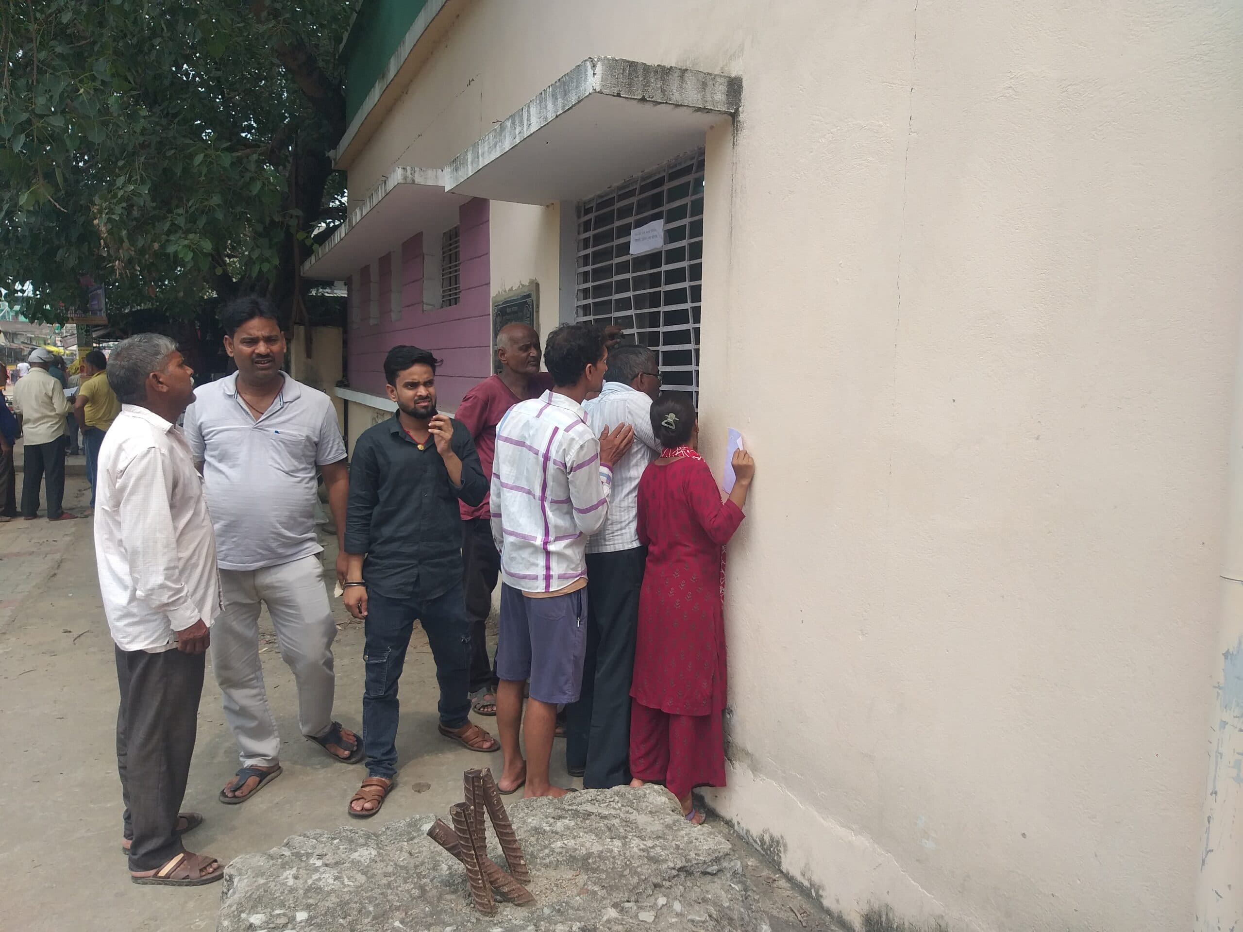 राजस्व महाभियान शिविर में आये 350 आवेदन