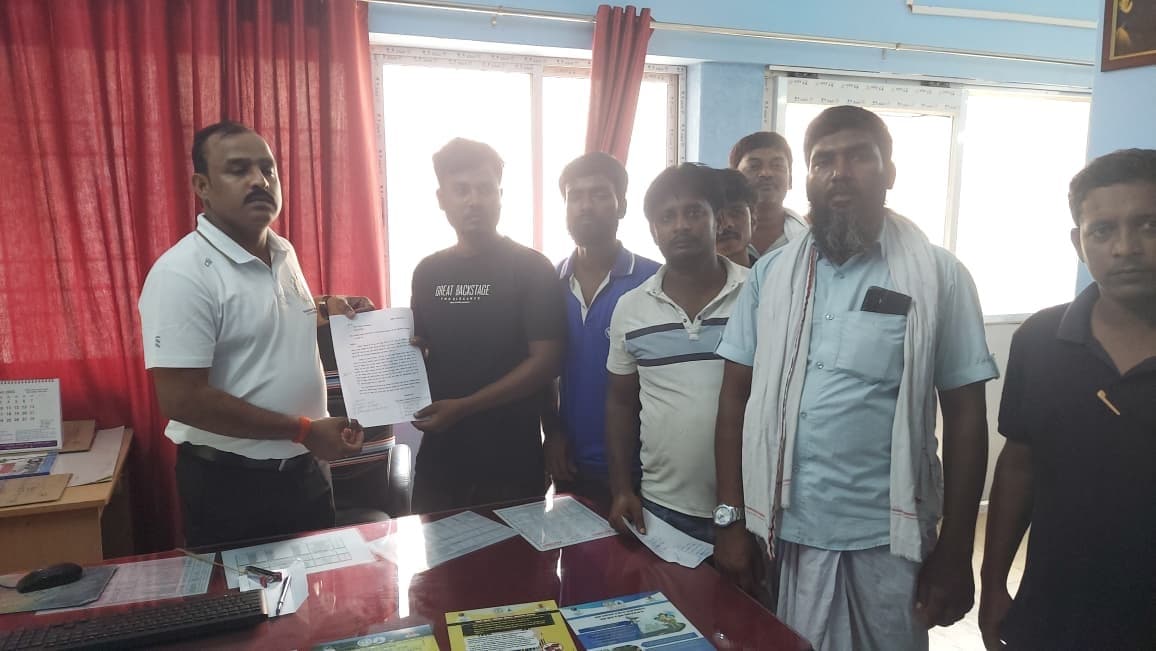 बंगाल से पाकुड़ आने वाले टोटो चालकों पर रोक लगाने की मांग