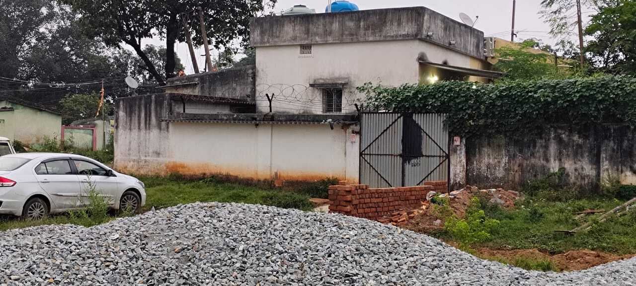 सार्वजनिक चबूतरा के अतिक्रमण का आरोप