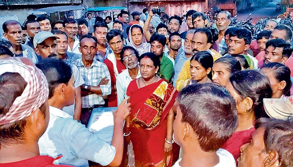 पीएफ व इएसआइ को लेकर श्रमिकों का विक्षोभ