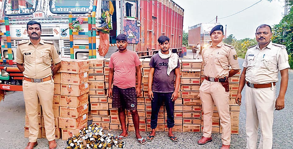 Gopalganj News : बलथरी चेकपोस्ट पर दूसरे दिन भी एक ट्रक से 12 लाख की शराब, दो तस्कर धराये