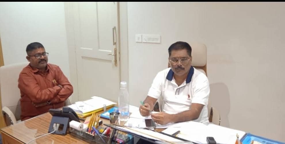 Bokaro News : स्लरी मजदूरों के नियोजन को लेकर मंत्री सीएमडी से करेंगे बात