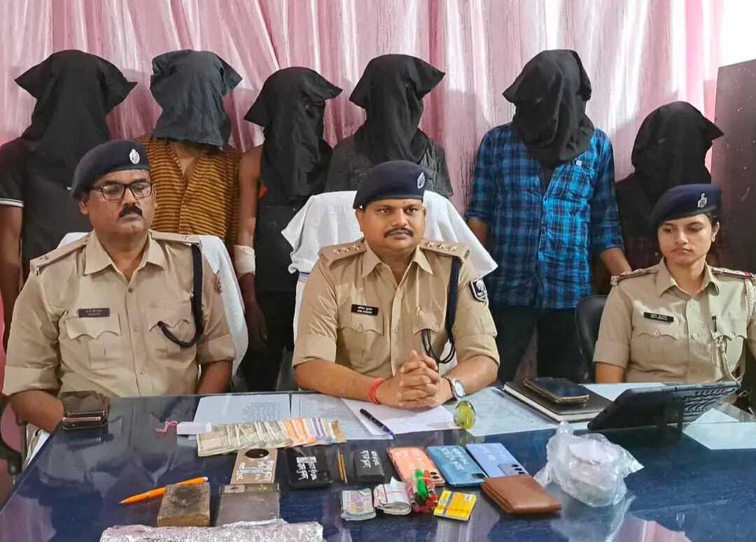 28 ग्राम स्मैक के साथ छह तस्कर गिरफ्तार