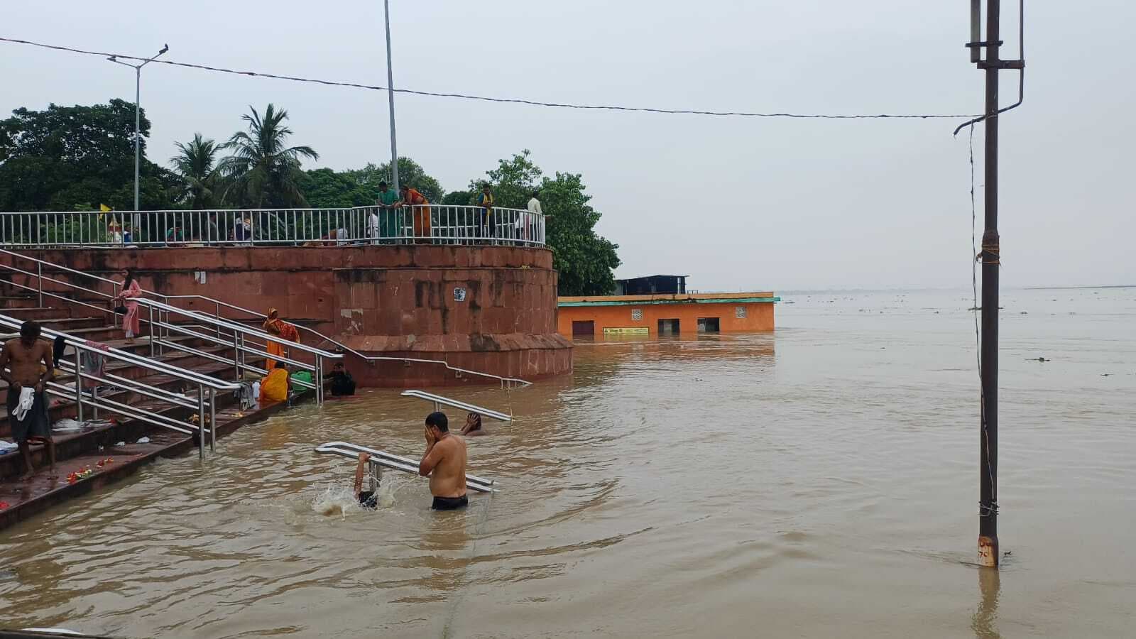 मुंगेर में एक बार फिर खतरे की निशान की ओर बढ़ रही गंगा, बाढ़ की संभावना बढ़ी