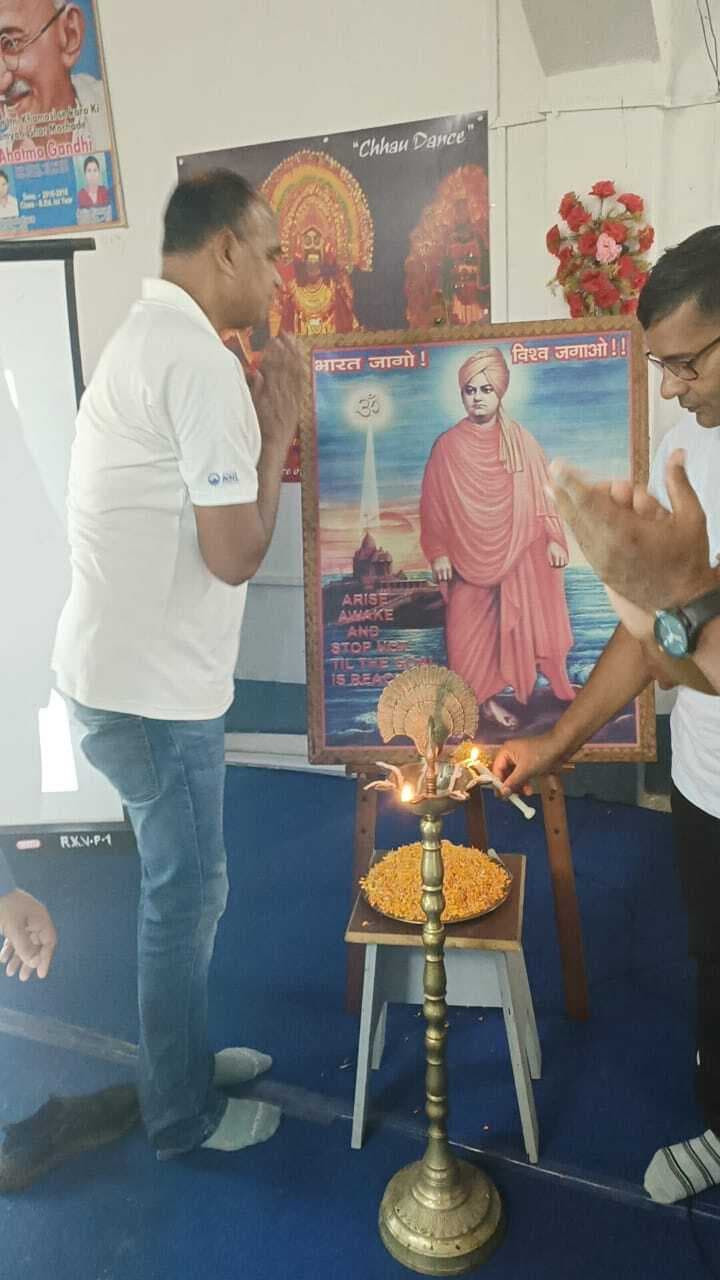 Giridih News: रामकृष्ण विवेकानंद कॉलेज ऑफ एजुकेशन में सेमिनार का आयोजन