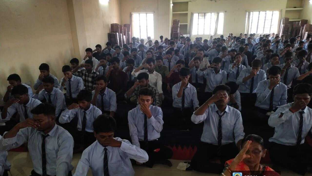 पाकुड़ में स्कूलों में योग प्रशिक्षण से स्वास्थ्य जागरूकता बढ़ी