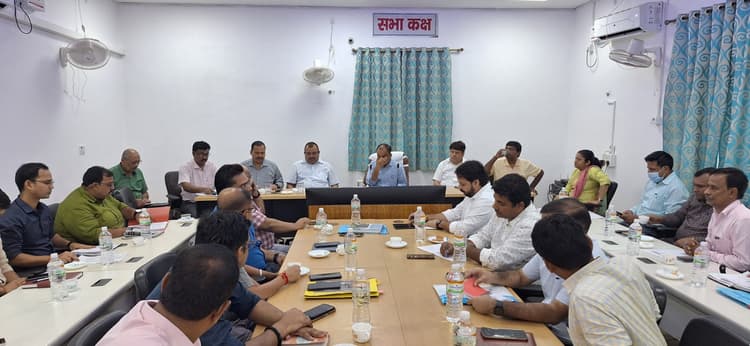 आवंटित कार्यों को समय पर करें निष्पादित : डीएम