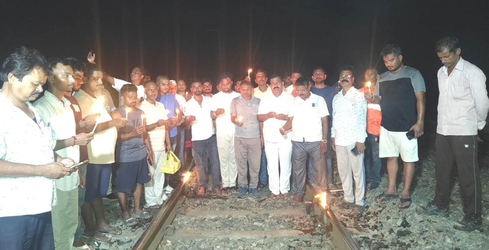 राजधानी दुर्घटना  की बरसी पर दी गयी श्रद्धांजलि