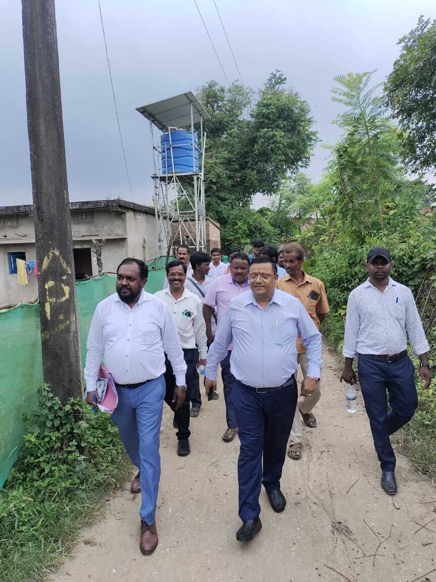 जिला पंचायती राज पदाधिकारी ने पुरना नगर पंचायत सचिवालय का किया निरीक्षण