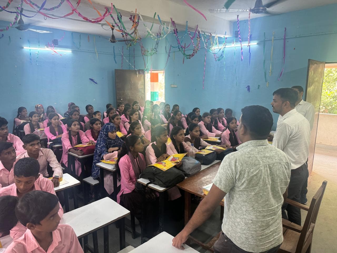 लैंगिक भेदभाव, लिंग आधारित हिंसा और बाल विवाह जैसे मुद्दों पर किया जागरूक