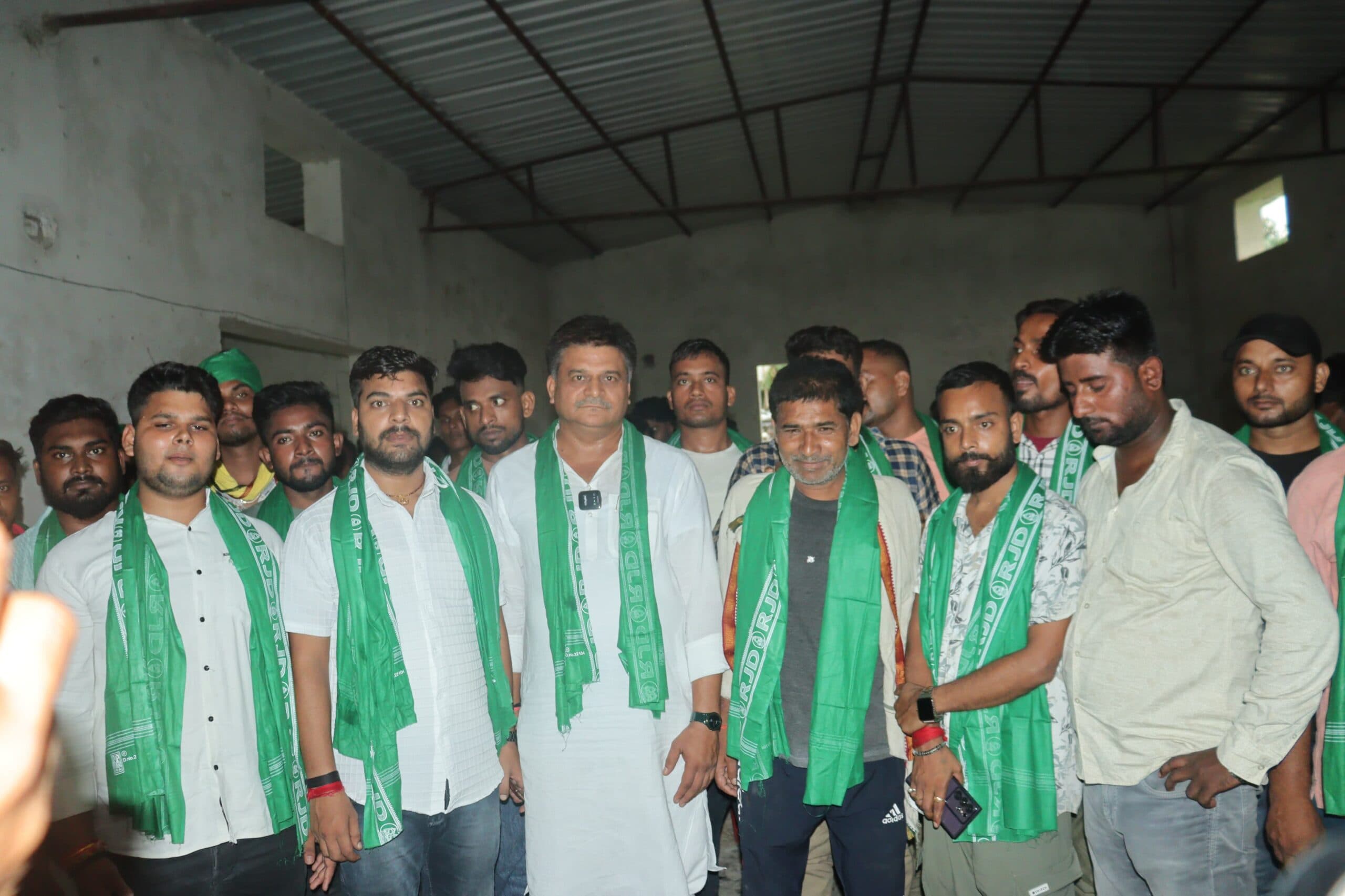 Samastipur News:इं. विद्यासागर ने राजद छात्र प्रखंड अध्यक्ष को किया सम्मानित