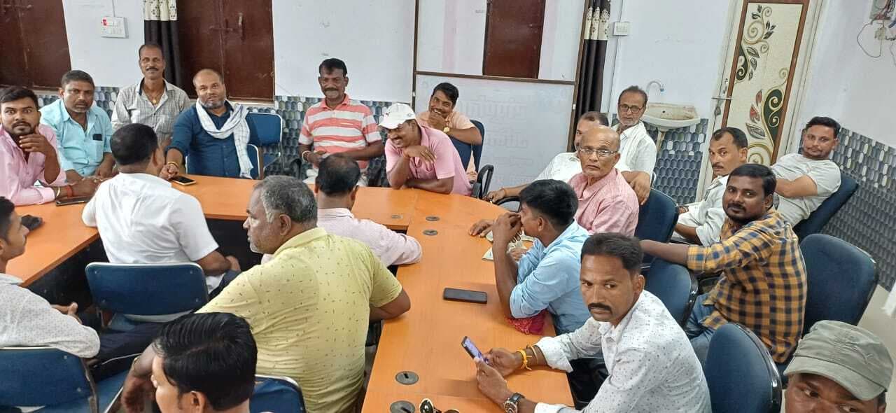 डीलर संघ की हुई बैठक