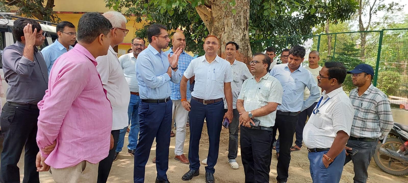 डिस्पैच सेंटर व इवीएम रखने के लिए निर्धारित कमरों को जल्द तैयार करें