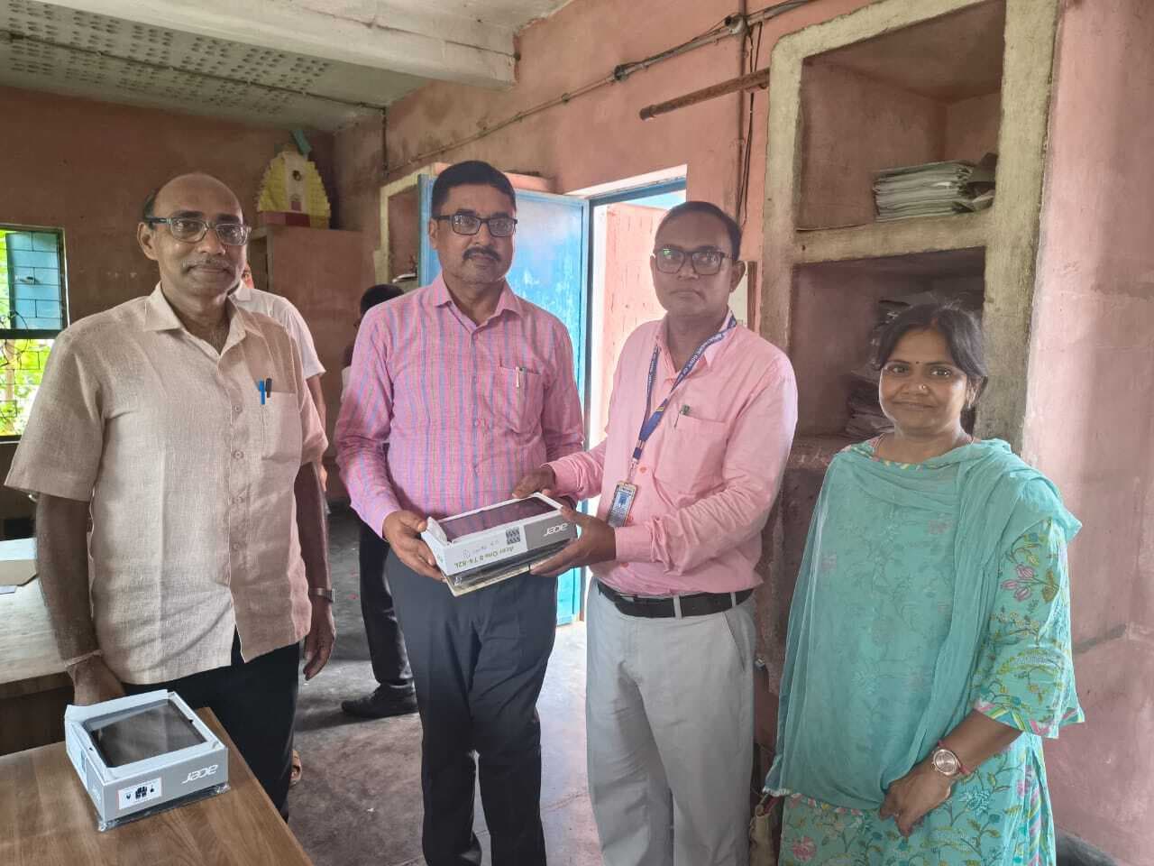 65 विद्यालयों में बीच वितरित किया गया टैबलेट