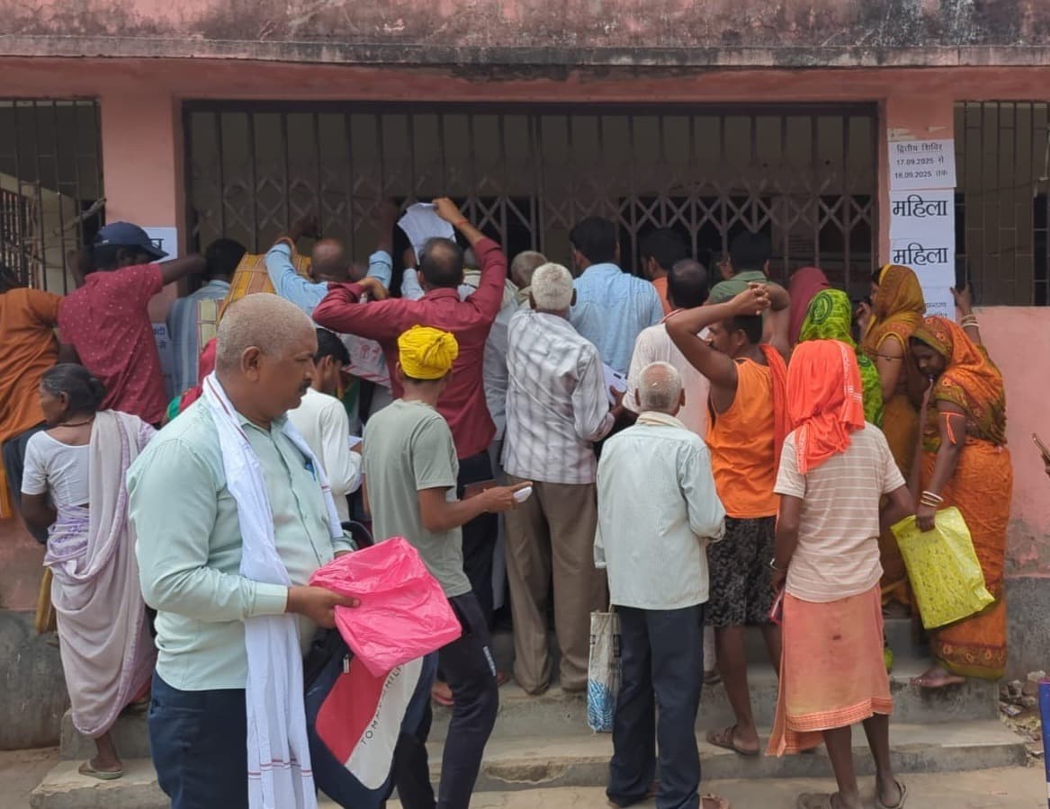 राजस्व शिविर में संबंधित कार्य का निष्पादन